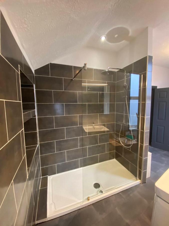 Gorgeous Town Center 3 Bedroom Self Contained Apartment For 1-5 People Harrogate Zewnętrze zdjęcie