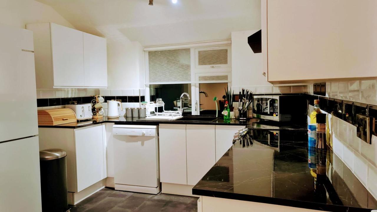 Gorgeous Town Center 3 Bedroom Self Contained Apartment For 1-5 People Harrogate Zewnętrze zdjęcie